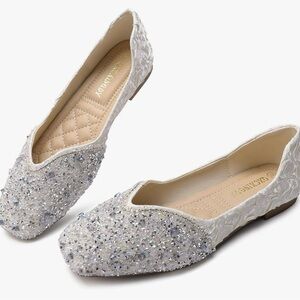 Absolutely beautiful & New in box Ladies flats with rhinestone design / size 8